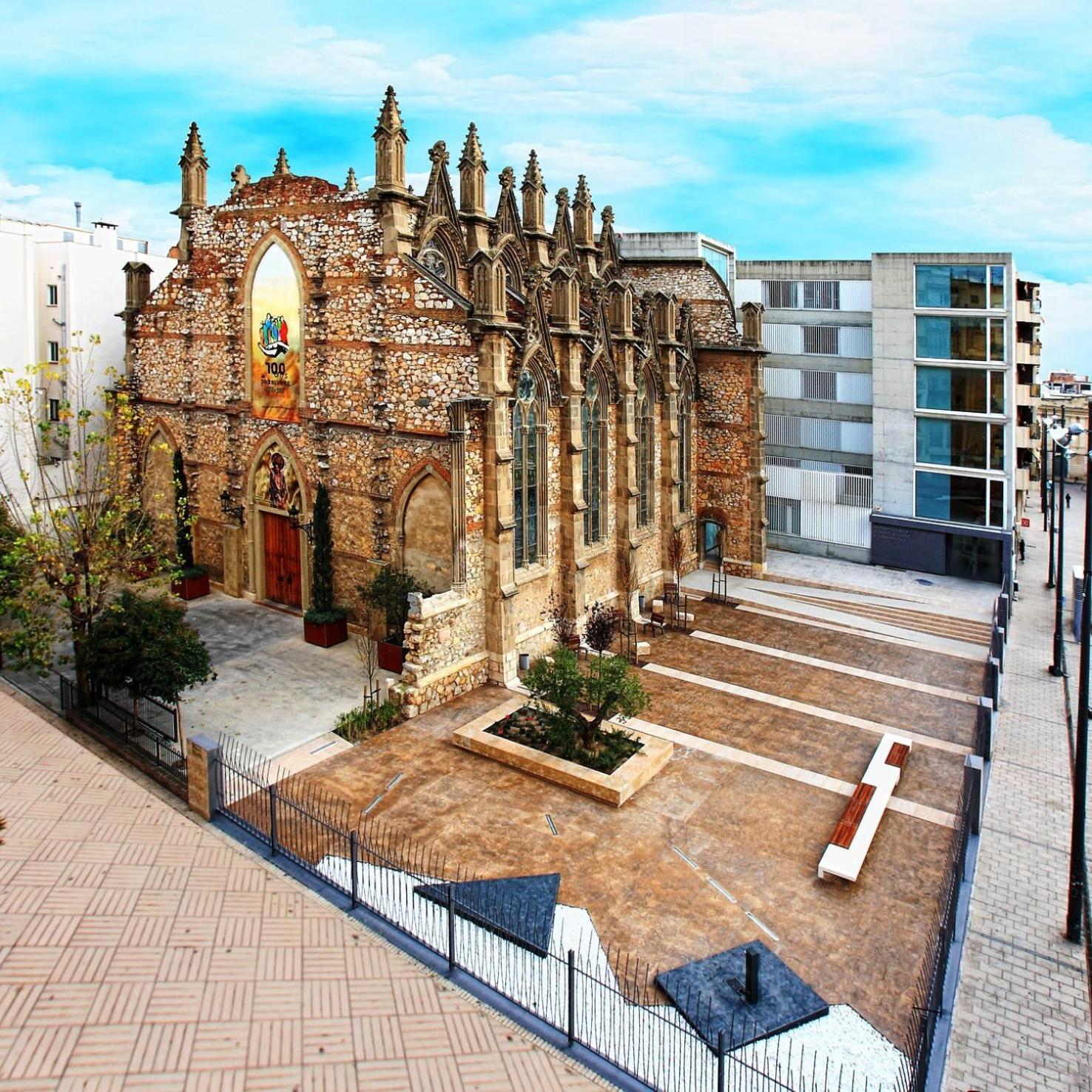 ホテル Residencia Universitaria Sant Joan レウス エクステリア 写真